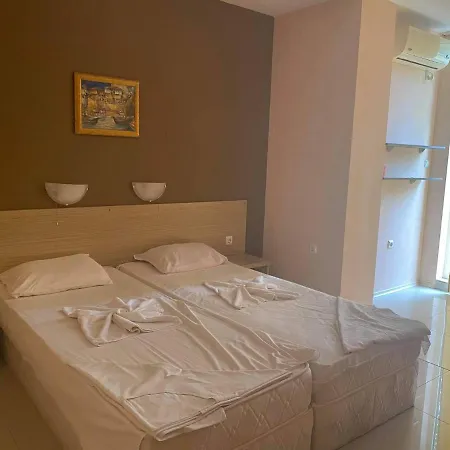 Kamelia Garden 1 *
